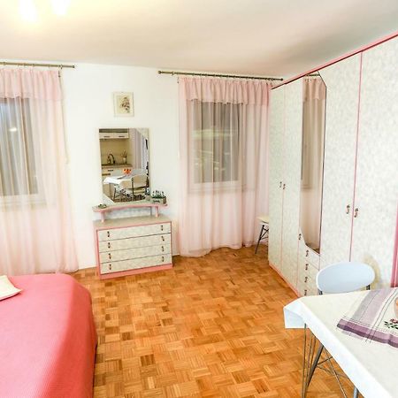 Apartments Pyros Piran Exterior foto